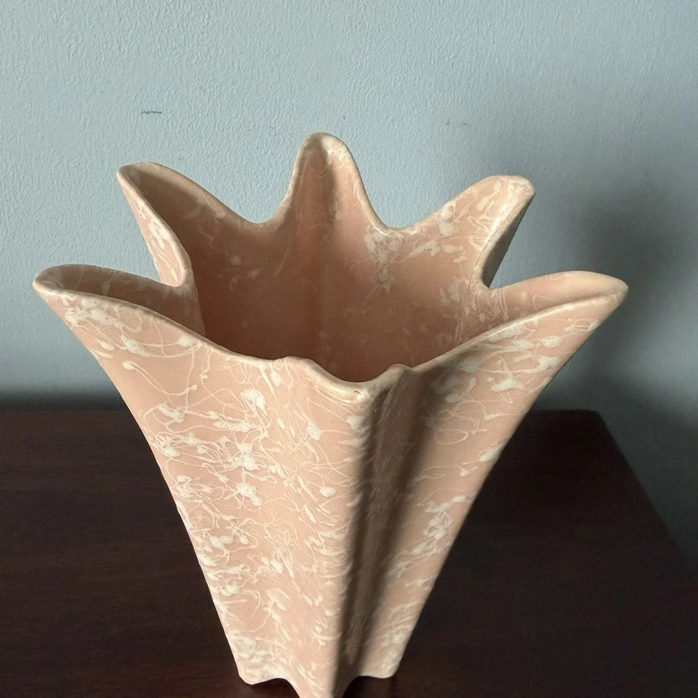 Vintage MCM Shawnee Pottery Blush Pink Splatter Design Cameo Ware Vase